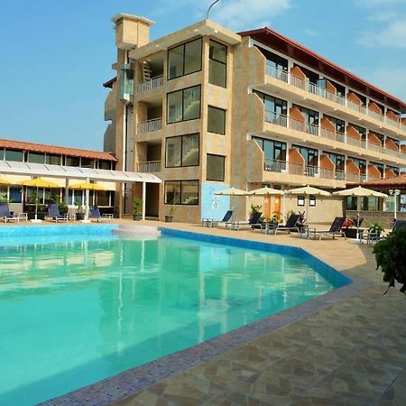 Hotel Le Petit Bateau Конакрі Екстер'єр фото