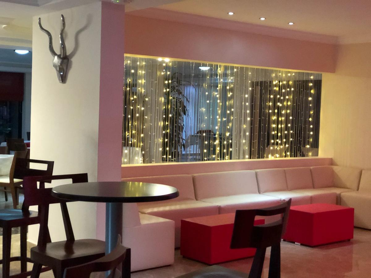 Hotel Le Petit Bateau Конакрі Екстер'єр фото