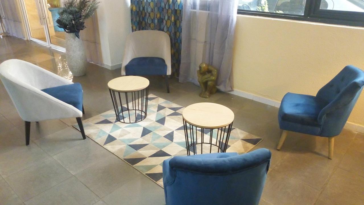 Hotel Le Petit Bateau Конакрі Екстер'єр фото