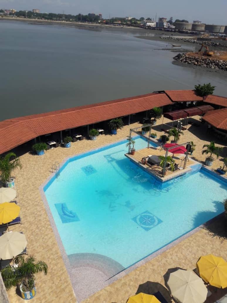 Hotel Le Petit Bateau Конакрі Екстер'єр фото