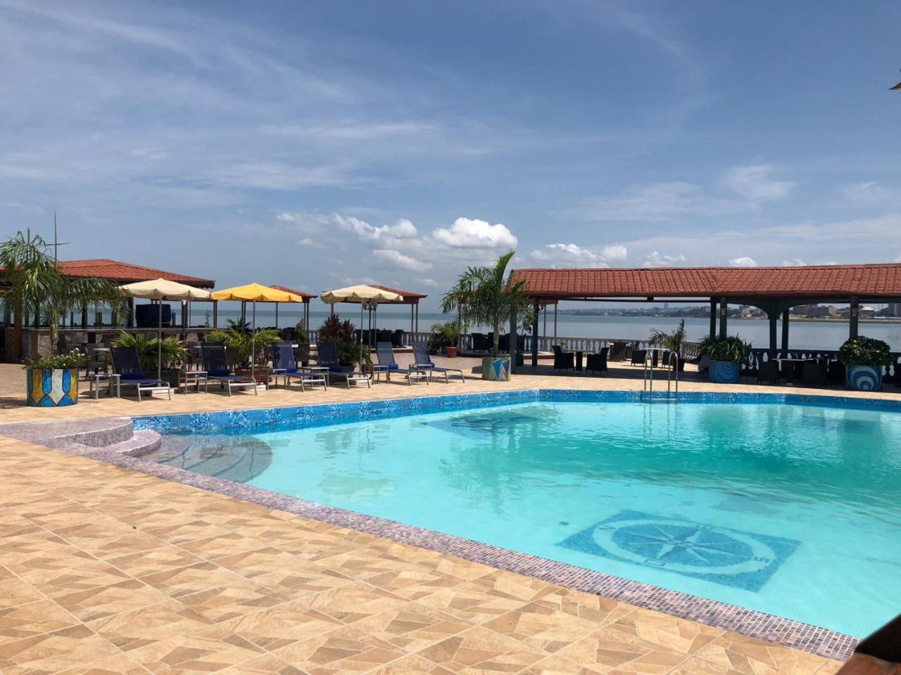 Hotel Le Petit Bateau Конакрі Екстер'єр фото